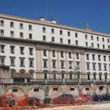 Un alloggio totalmente diverso e pi� esclusivo era invece destinato ai dirigenti delle ferrovie i quali risiedevano in un edificio in Corso Italia destinato attualmente all�Universit� di Bari